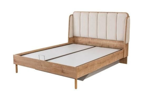 B. Linda Yatak Odası