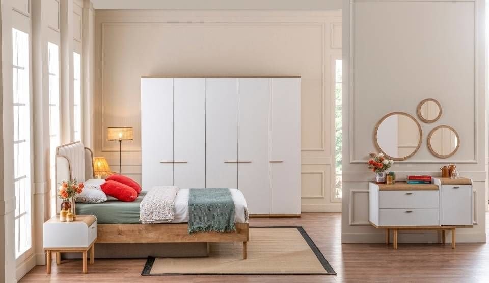 B. Linda Yatak Odası