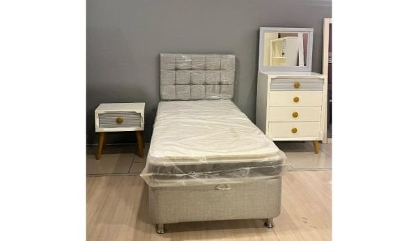 Teşhir Radio Genç Odası