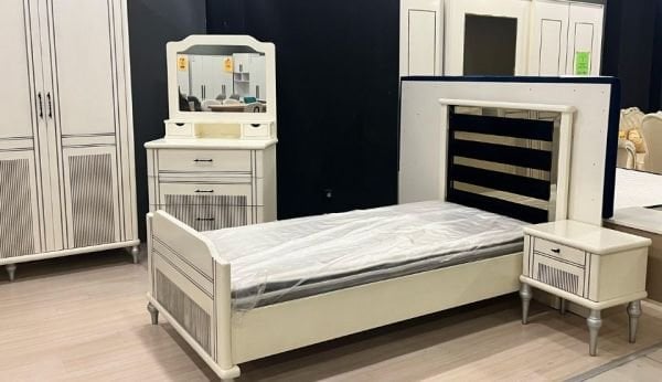 Teşhir Akdeniz Genç Odası