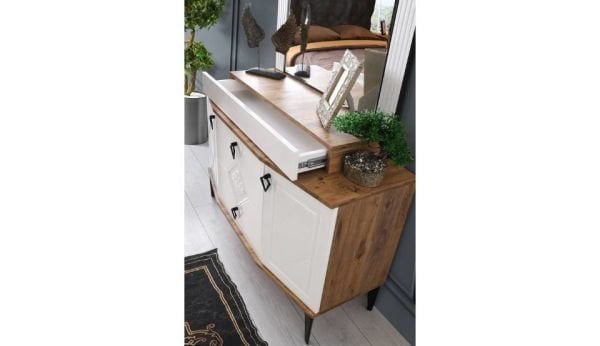 Barbaros Yatak Odası Şifonyer ve Aynası