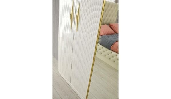 C. Palmera Yatak Odası Komodin