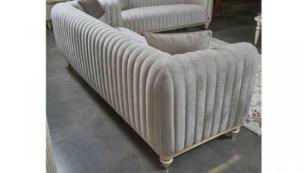 A. İnci Üçlü Koltuk