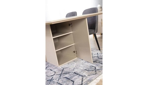 Teşhir Kumsal Yemek Odası